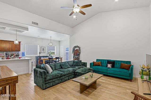 1102 GALLIUM Avenue, Santa Teresa, NM 88008