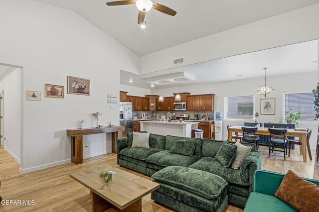 1102 GALLIUM Avenue, Santa Teresa, NM 88008