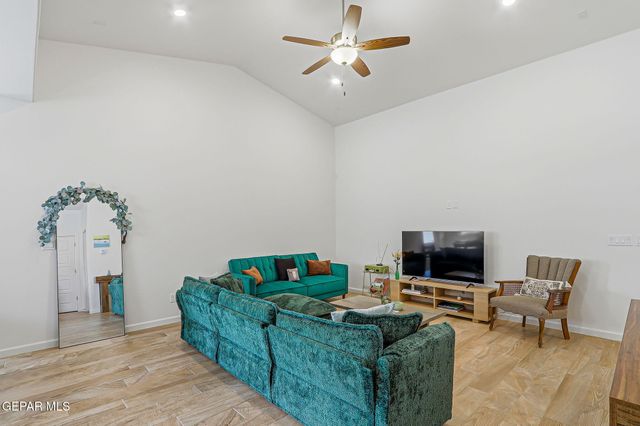 1102 GALLIUM Avenue, Santa Teresa, NM 88008