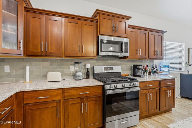 1102 GALLIUM Avenue, Santa Teresa, NM 88008