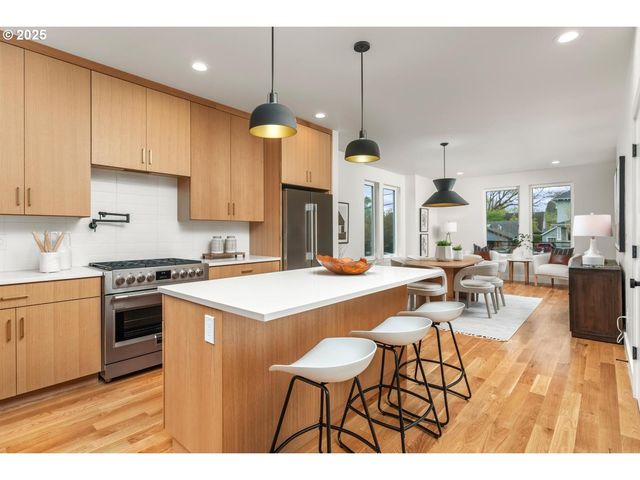 3148 Ne 31ST Ave, Portland, OR 97212