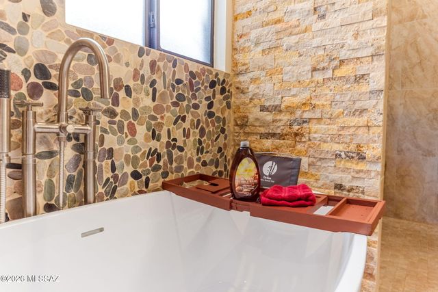 2780 N Bell Hollow Place, Tucson, AZ 85745