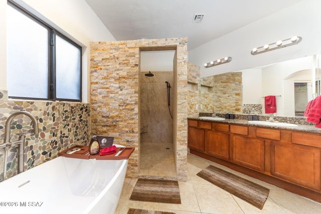 2780 N Bell Hollow Place, Tucson, AZ 85745