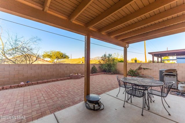 2780 N Bell Hollow Place, Tucson, AZ 85745