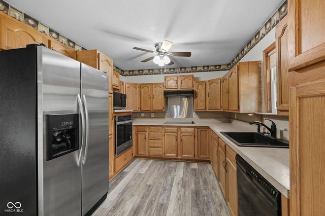 811 Edgewood Drive, Mooresville, IN 46158