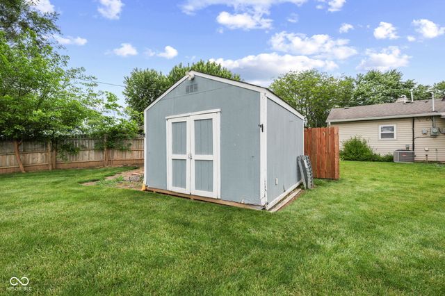 811 Edgewood Drive, Mooresville, IN 46158