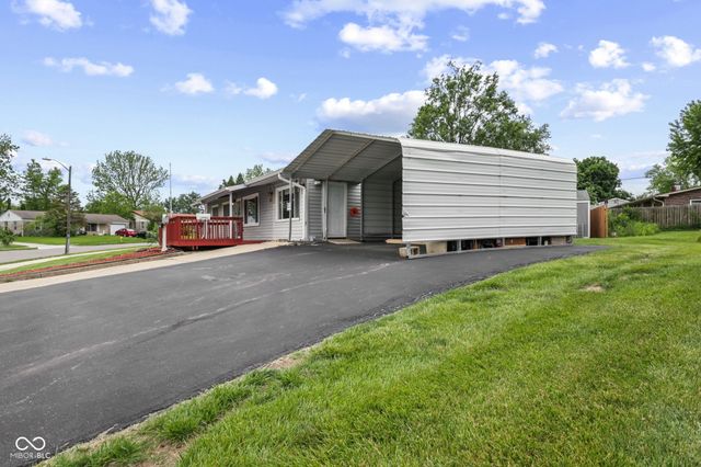 811 Edgewood Drive, Mooresville, IN 46158