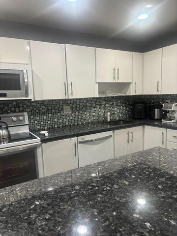 6934 NW 31st Avenue C-13, Fort Lauderdale, FL 33309