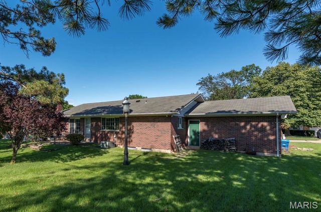 11523 Corlyn Dr, Unincorporated, MO 63138