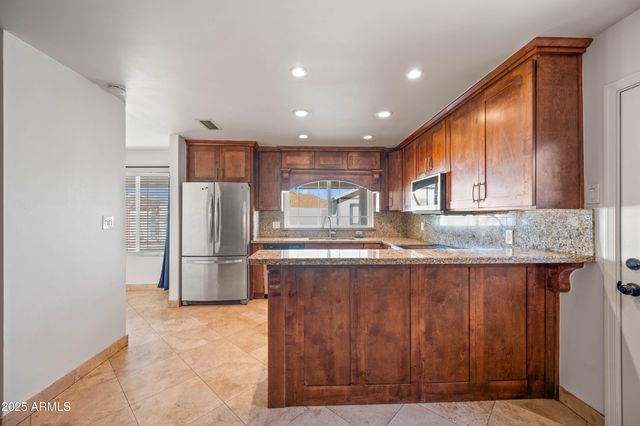 4046 E Hidalgo Avenue, Phoenix, AZ 85040