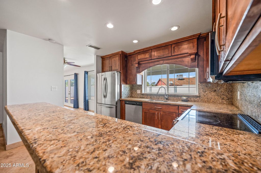 4046 E Hidalgo Avenue, Phoenix, AZ 85040