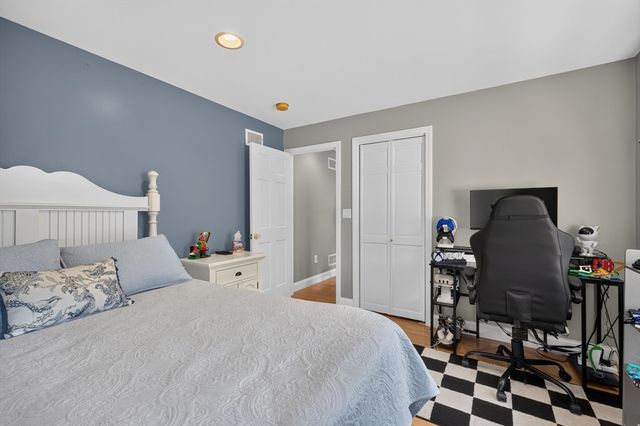 63 Ansel White Dr, Acushnet, MA 02743