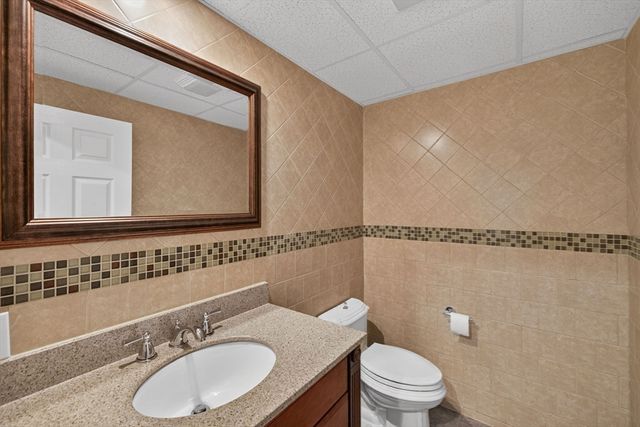 63 Ansel White Dr, Acushnet, MA 02743