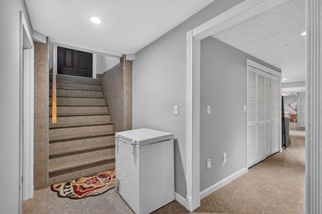 63 Ansel White Dr, Acushnet, MA 02743