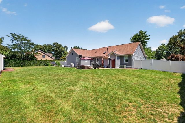 63 Ansel White Dr, Acushnet, MA 02743