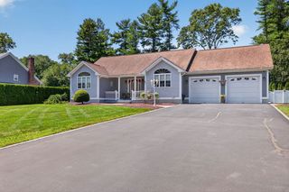63 Ansel White Dr, Acushnet, MA 02743