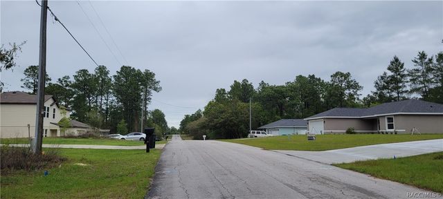 7662 N Maltese Drive, Citrus Springs, FL 34433