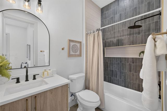 1207 E ELLICOTT STREET, Tampa, FL 33603