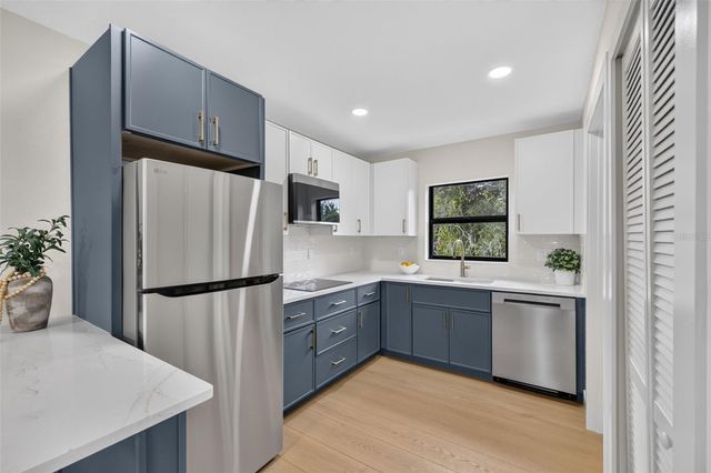 1207 E ELLICOTT STREET, Tampa, FL 33603