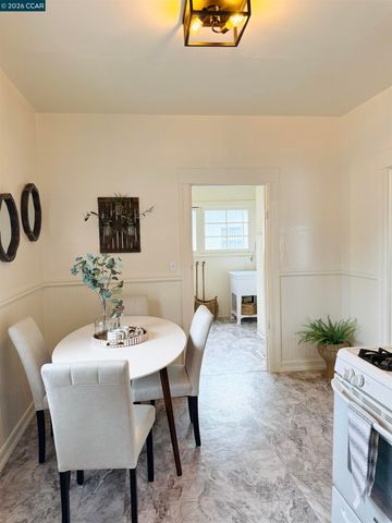 829 Aileen St, Oakland, CA 94608