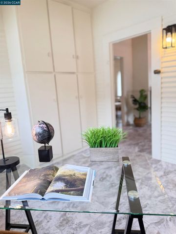 829 Aileen St, Oakland, CA 94608