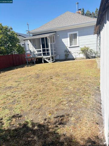 829 Aileen St, Oakland, CA 94608