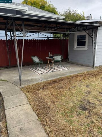 829 Aileen St, Oakland, CA 94608