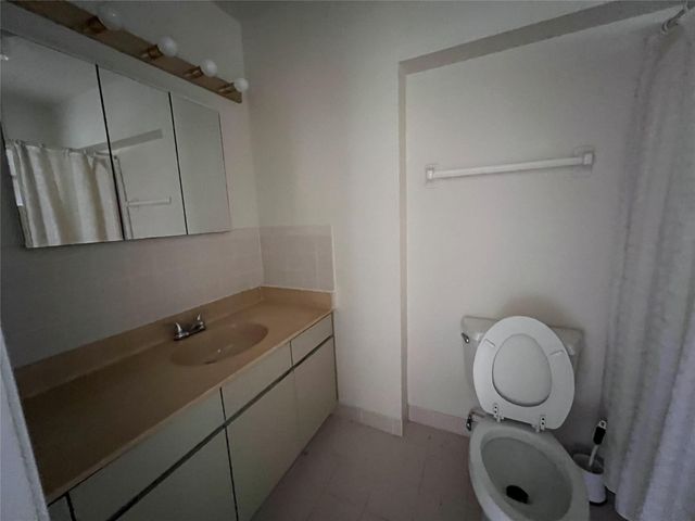 111 NE 47th Street, Oakland Park, FL 33334