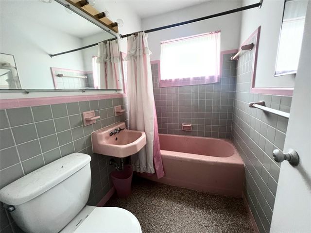 111 NE 47th Street, Oakland Park, FL 33334