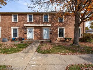 44511 N Umberland Circle, Canton, MI 48187