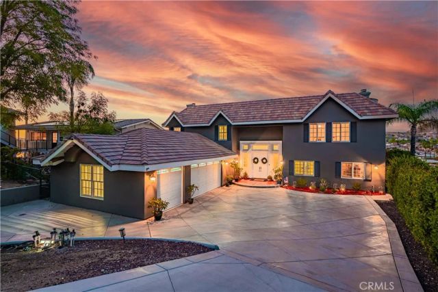 22700 Running Rabbit Court, Canyon Lake, CA 92587