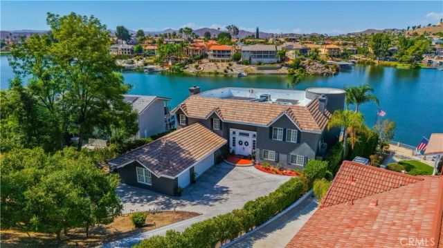 22700 Running Rabbit Court, Canyon Lake, CA 92587