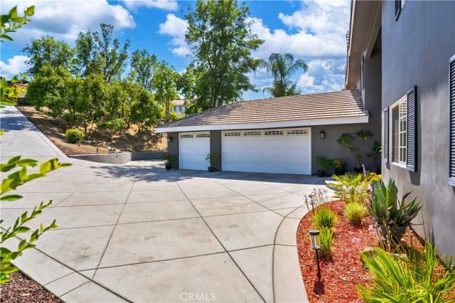 22700 Running Rabbit Court, Canyon Lake, CA 92587