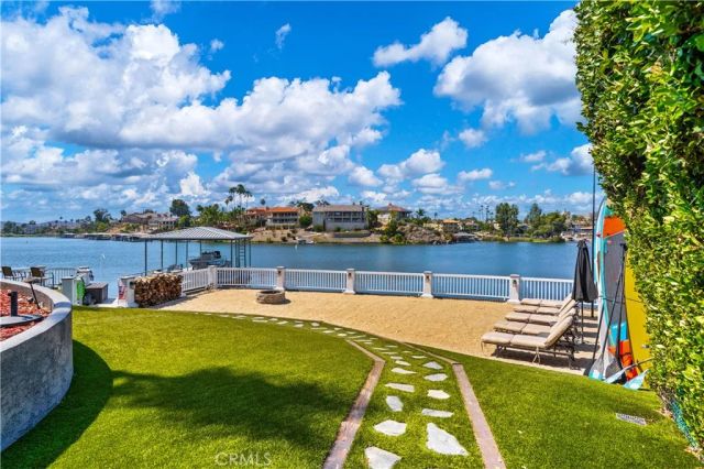 22700 Running Rabbit Court, Canyon Lake, CA 92587