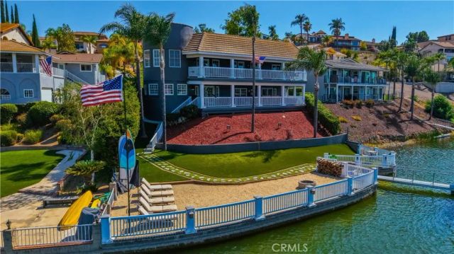 22700 Running Rabbit Court, Canyon Lake, CA 92587