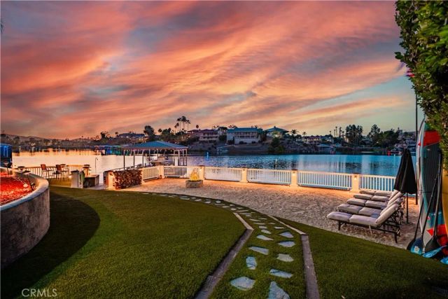 22700 Running Rabbit Court, Canyon Lake, CA 92587
