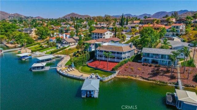 22700 Running Rabbit Court, Canyon Lake, CA 92587