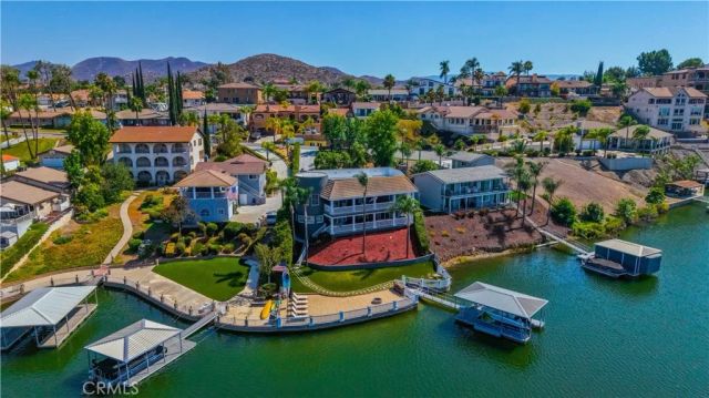22700 Running Rabbit Court, Canyon Lake, CA 92587