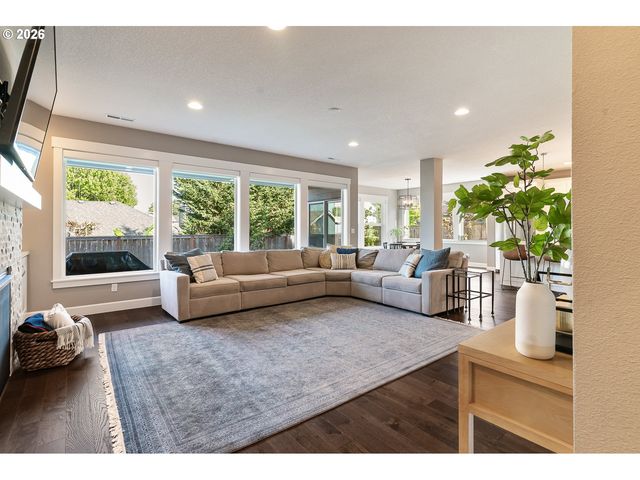 10874 Sw TEAL CREST Pl, Portland, OR 97223