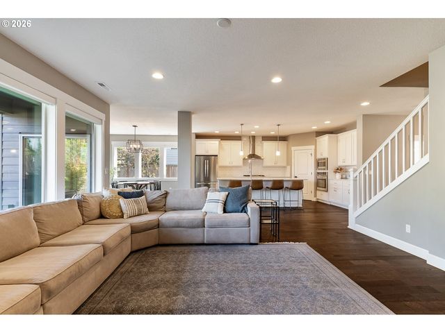 10874 Sw TEAL CREST Pl, Portland, OR 97223