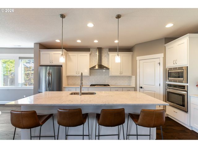 10874 Sw TEAL CREST Pl, Portland, OR 97223