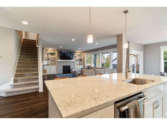 10874 Sw TEAL CREST Pl, Portland, OR 97223