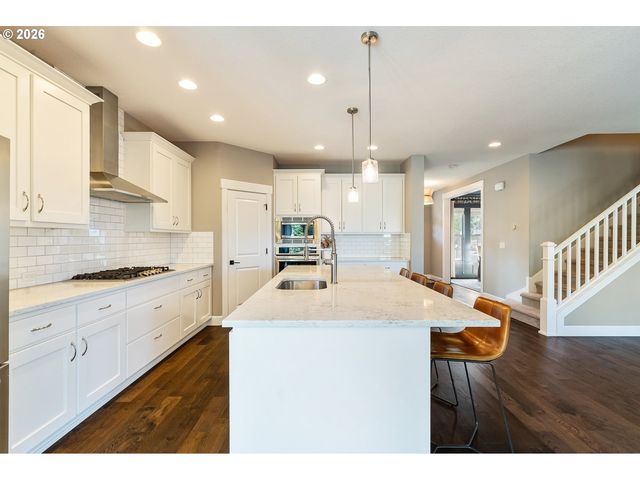 10874 Sw TEAL CREST Pl, Portland, OR 97223