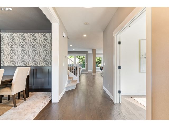 10874 Sw TEAL CREST Pl, Portland, OR 97223
