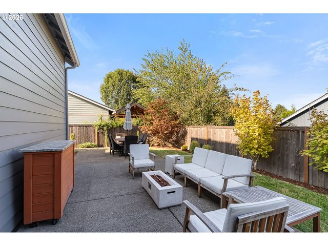 10874 Sw TEAL CREST Pl, Portland, OR 97223