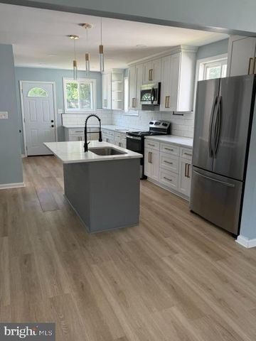 307 OBERLE AVE, Essex, MD 21221