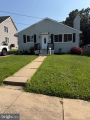 307 OBERLE AVE, Essex, MD 21221