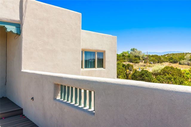 117 B Paseo Nopal, Santa Fe, NM 87507