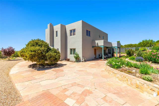 117 B Paseo Nopal, Santa Fe, NM 87507