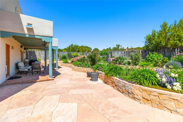 117 B Paseo Nopal, Santa Fe, NM 87507
